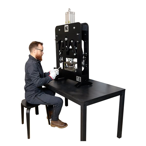 Presă de banc pneumatică — 2